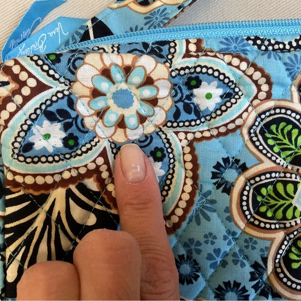 Vera Bradley Mailbag Bali Blue with Small Hand Crafted Cosmetic/Pencil Pouch** - Picture 15 of 16
